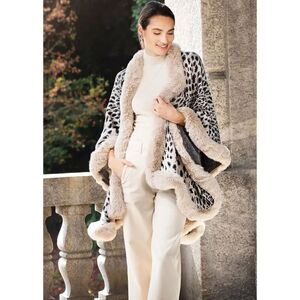 New Saachi Faux Fur Cheetah Patterned Cape Kimono Wrap In Beige. One Size